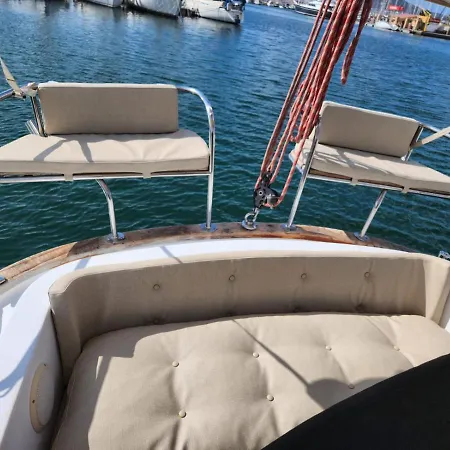 Oceano Tres Botel *