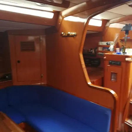 Oceano Tres Botel *